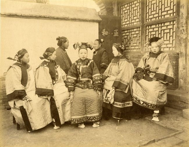 qing dynasty manchu women
