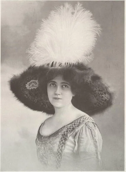 westernstyle-feather-hat-1911