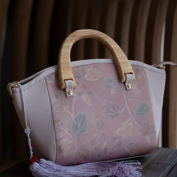 [SOLD] Pale Lilac Silk Kimono mini dumpling handbag [Unique]