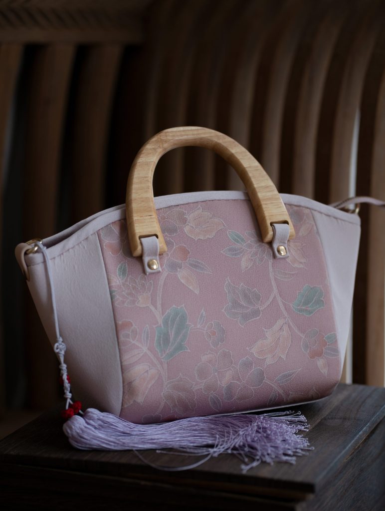 [SOLD] Pale Lilac Silk Kimono mini dumpling handbag [Unique]