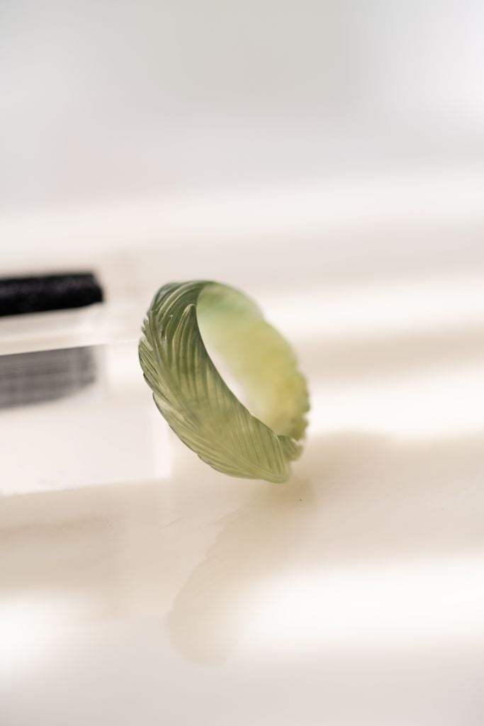 Jaded Feather 玉羽