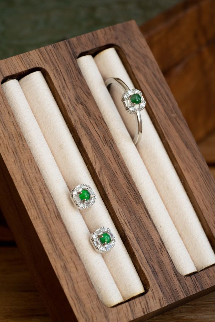 Art Deco in Chinoiserie Ring and Earstud Set
