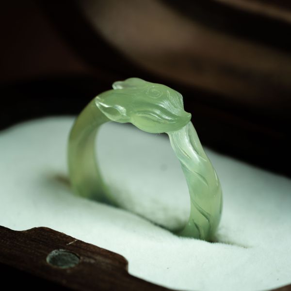 "Elegant Fox Spirit" Serpentine Jade Ring